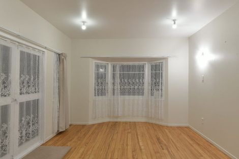 Photo of property in 32 Te Atatu Road, Te Atatu South, Auckland, 0610