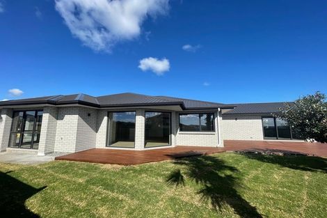 Photo of property in 28 Arrowsmith Drive, Clover Park, Auckland, 2019