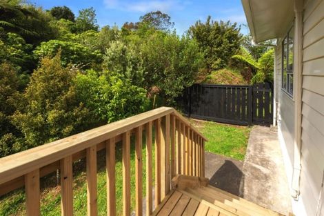 Photo of property in 5 Julia Place, Tawa, Wellington, 5028