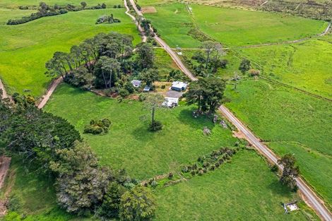 Photo of property in 37 Camp Road, Coroglen, Whitianga, 3591
