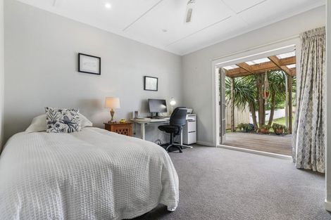 Photo of property in 16 Princes Street, Northcote Point, Auckland, 0627