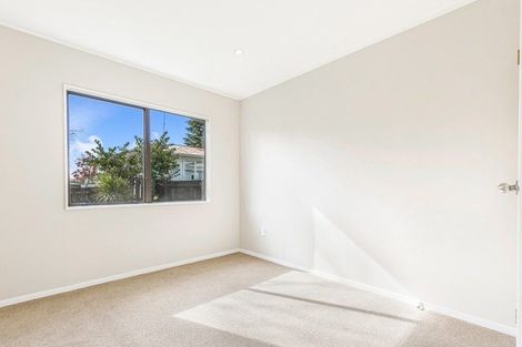 Photo of property in 2b Kintara Drive, Massey, Auckland, 0614