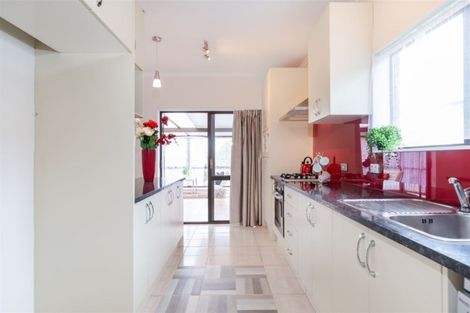 Photo of property in 71 Miro Street, New Lynn, Auckland, 0600