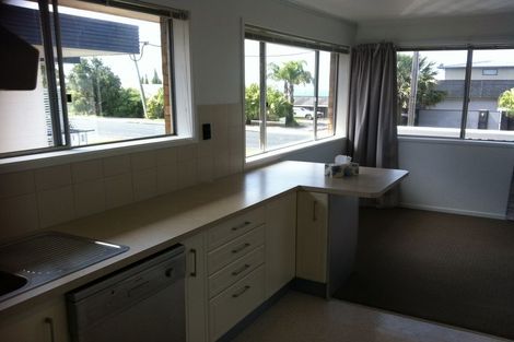 Photo of property in 1/223 Vipond Road, Stanmore Bay, Whangaparaoa, 0932