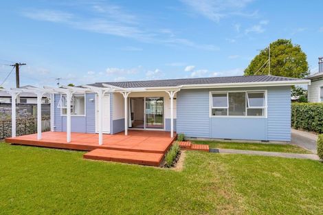 Photo of property in 23 Greenaway Road, Waikanae, 5036