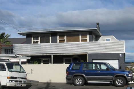 Photo of property in 104 Charles Street, Westshore, Napier, 4110