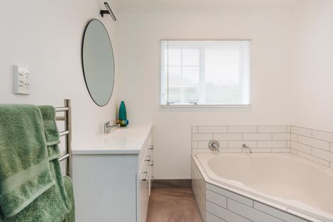 Photo of property in 5 Olive Grove, Highbury, Palmerston North, 4412