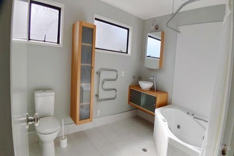 Photo of property in 722 East Coast Road, Pinehill, Auckland, 0632