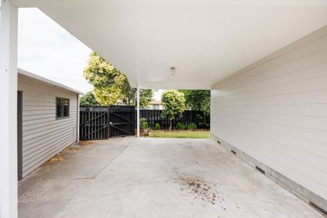 Photo of property in 33 Rhodes Drive, Kelvin Grove, Palmerston North, 4414