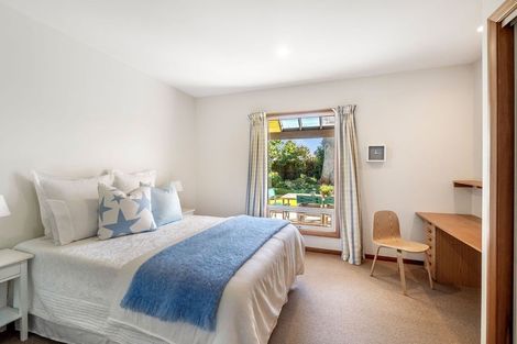 Photo of property in 19 Garreg Road, Fendalton, Christchurch, 8052