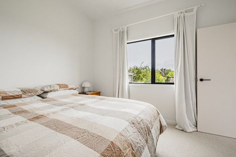 Photo of property in 22b Saint Ives Grove, Whalers Gate, New Plymouth, 4310