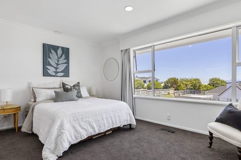 Photo of property in 5 Te Hatepe Avenue, Taupo, 3330