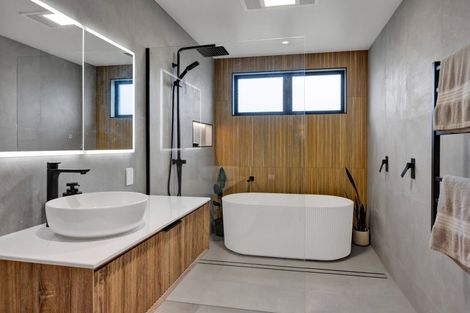 Photo of property in 66 Flint Road West, Stratford, 4332