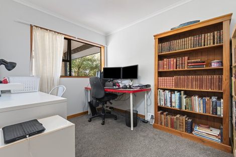 Photo of property in 61 Turitea Road, Fitzherbert, Palmerston North, 4472