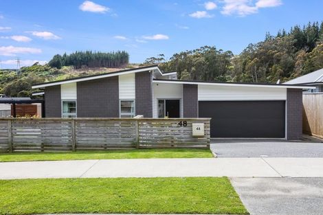 Photo of property in 48 Banks Boulevard, Whitby, Porirua, 5024