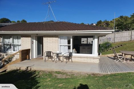 Photo of property in 2/24 Sovereign Place, Glenfield, Auckland, 0629