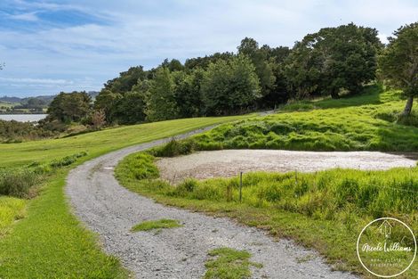 Photo of property in 275 Metcalfe Road, Matakohe, 0593