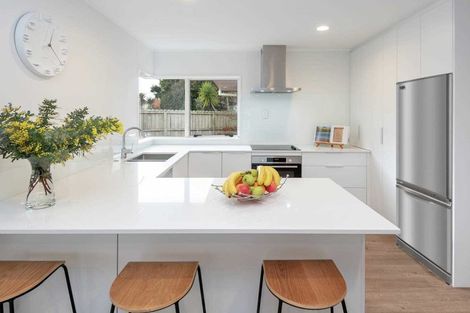 Photo of property in 2/23 Tarnica Road, Northpark, Auckland, 2013