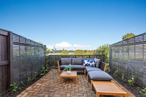 Photo of property in 8/72 Kitchener Road, Milford, Auckland, 0620