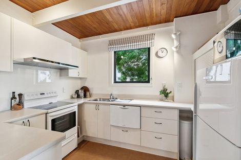 Photo of property in Pitarua Court, 2/11 Pitarua Street, Thorndon, Wellington, 6011