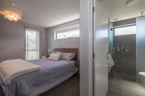 Photo of property in 48 Minaret Ridge, Wanaka, 9305