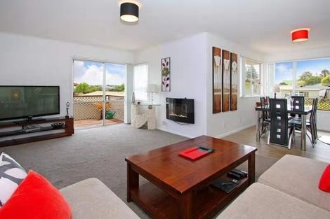 Photo of property in 20 Tomintoul Place, Highland Park, Auckland, 2010