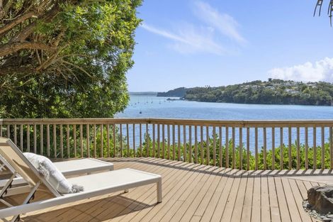 Photo of property in 56 Queen Street, Northcote Point, Auckland, 0627