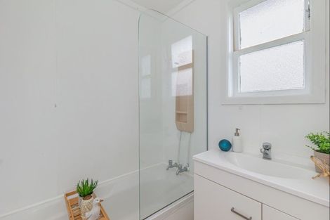 Photo of property in 59 Tiro Tiro Road, Levin, 5510