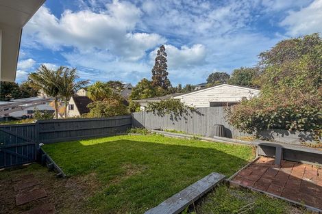 Photo of property in 1/725 Beach Road, Browns Bay, Auckland, 0630