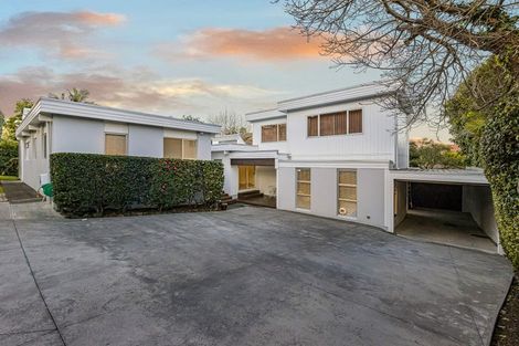 Photo of property in 16 Prestige Place, Castor Bay, Auckland, 0620