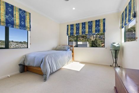 Photo of property in 26 Waverton Terrace, Churton Park, Wellington, 6037