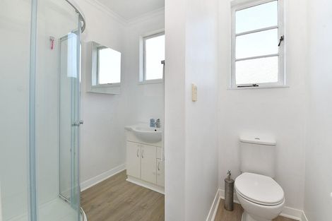 Photo of property in 7a Hand Road, Helensville, 0800