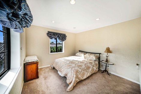 Photo of property in 16 Len Garlick Place, Pahurehure, Papakura, 2113