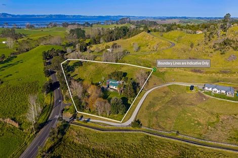 Photo of property in 2257 South Head Road, South Head, Helensville, 0874