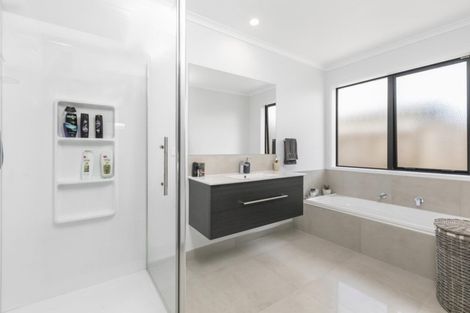 Photo of property in 97 The Boulevard, Papamoa Beach, Papamoa, 3118