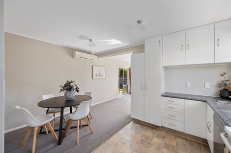 Photo of property in 14 Warwick Crescent, Taradale, Napier, 4112