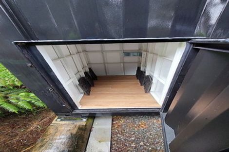 Photo of property in 19 Rauhuia Crescent, Parau, Auckland, 0604