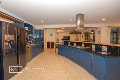 Photo of property in 8 Tuhua Lane, Brown Owl, Upper Hutt, 5018