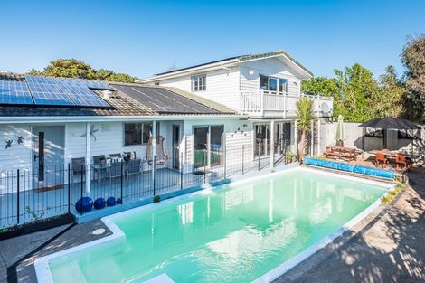 Photo of property in 6 Hicks Crescent, Waikanae Beach, Waikanae, 5036