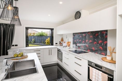 Photo of property in 32 Dogwood Way, Milson, Palmerston North, 4414