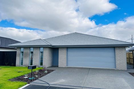 Photo of property in 32 Eileen Way, Rolleston, 7615