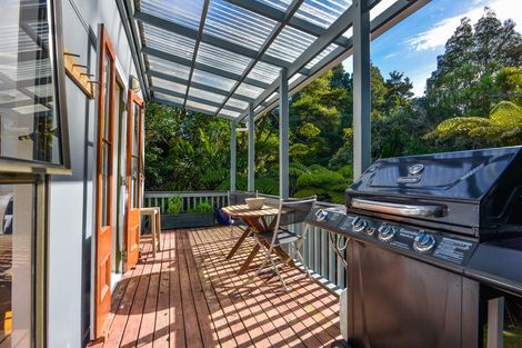 Photo of property in 65 Warner Park Avenue, Laingholm, Auckland, 0604