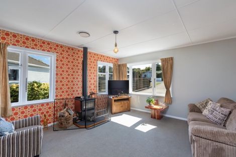 Photo of property in 2 Kapiti Crescent, Titahi Bay, Porirua, 5022
