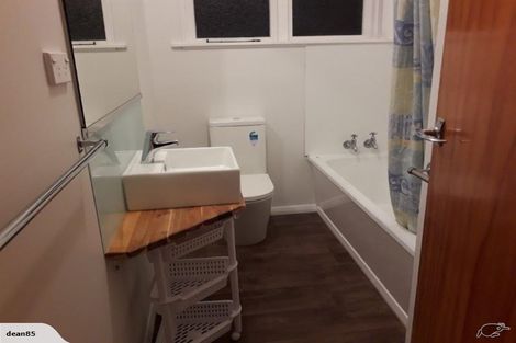 Photo of property in 11 Oak Street, Ebdentown, Upper Hutt, 5018