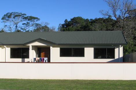 Photo of property in 11 Patsy O'hara Place, Swanson, Auckland, 0612