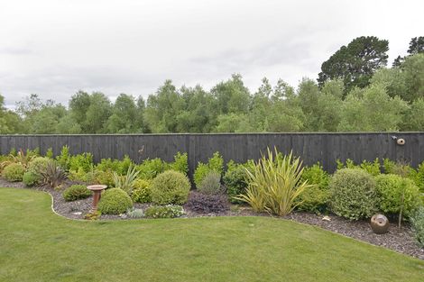 Photo of property in 72 Feist Street, Carterton, 5713