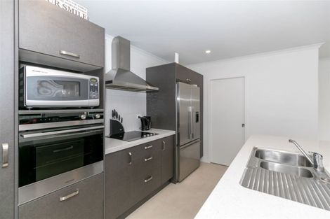 Photo of property in 60 Edgeview Crescent, Fitzroy, Hamilton, 3206