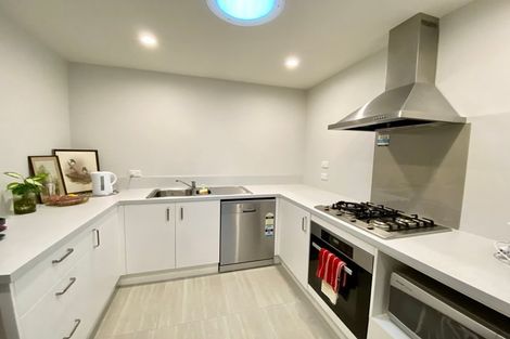 Photo of property in 32 Liberation Road, Papakura, 2110