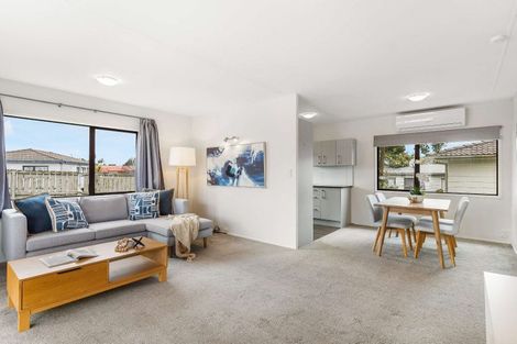 Photo of property in 1/12 Melleray Place, Randwick Park, Auckland, 2105