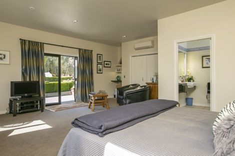 Photo of property in 104 Oxford Street, Martinborough, 5711